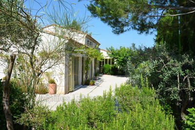 Maison - 260 m² - 7 pièces