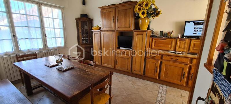 Maison - 231 m² - 7 pièces