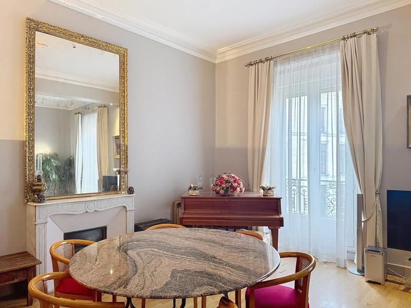 Appartement bourgeois - 120 m² - 4 pièces