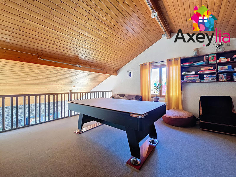 Maison - 203 m² - 7 pièces