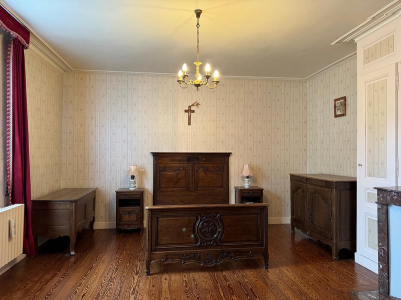 Maison ancienne - 194 m² - 8 pièces