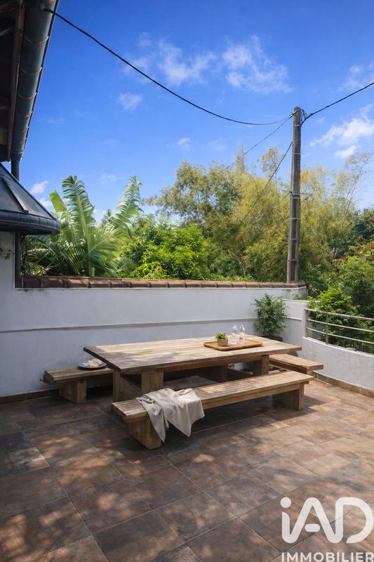 Maison - 250 m² - 12 pièces