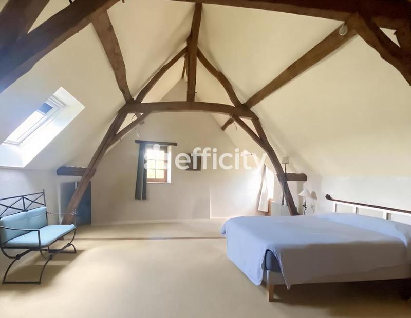 Maison - 230 m² - 9 pièces