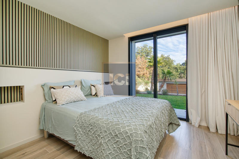 Villa - 268 m² - 6 pièces