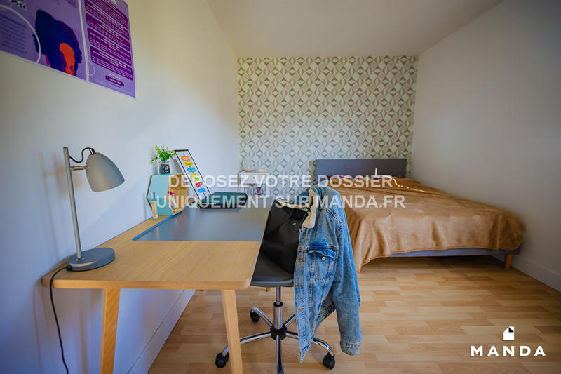 Chambre - 10 m² - 5 pièces