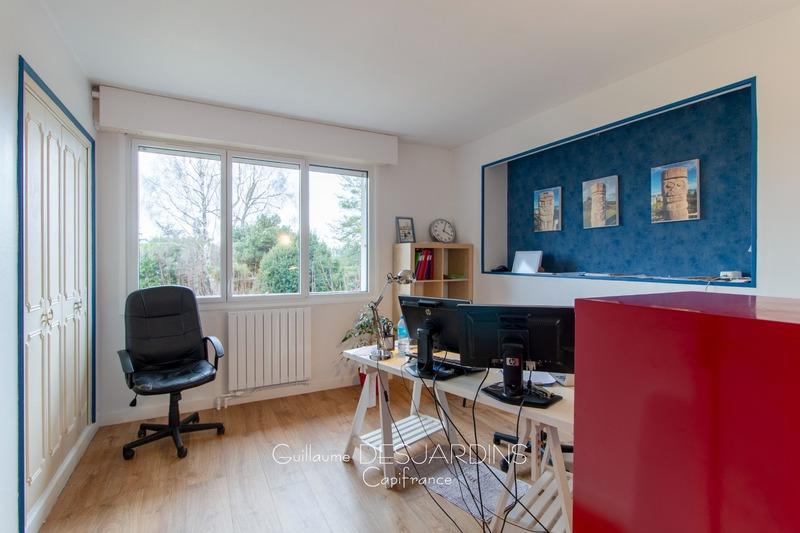 Maison - 240 m² - 8 pièces