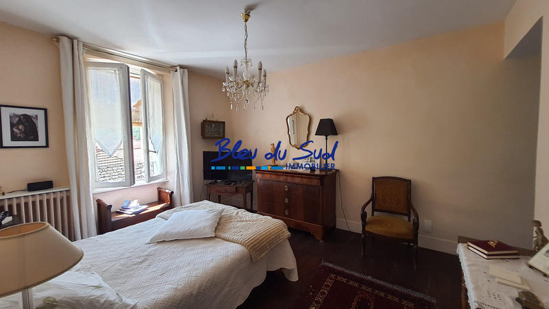 Maison - 196 m² - 10 pièces