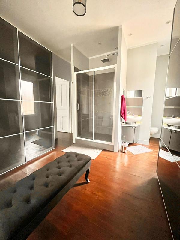 Maison - 162 m² - 7 pièces