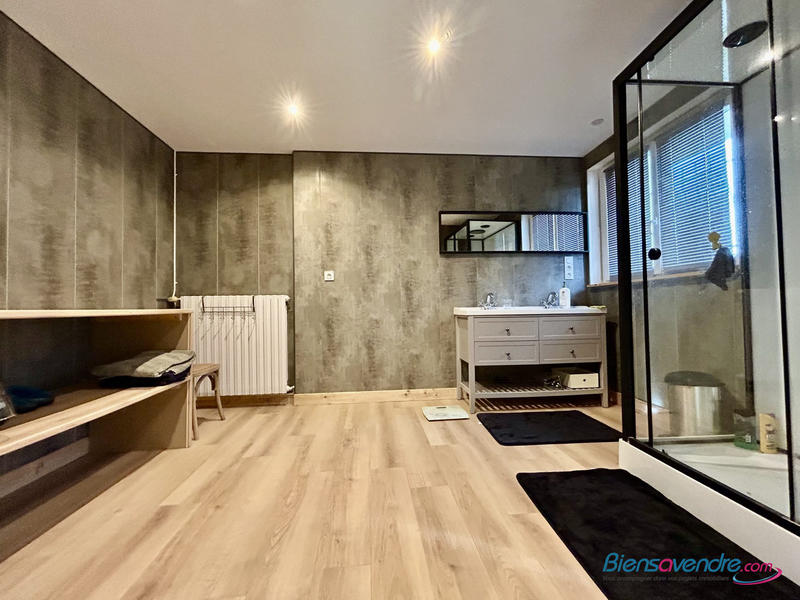 Maison ancienne - 199 m² - 6 pièces