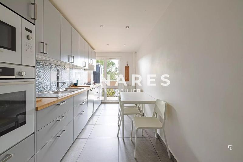 Appartement - 94 m² - 5 pièces