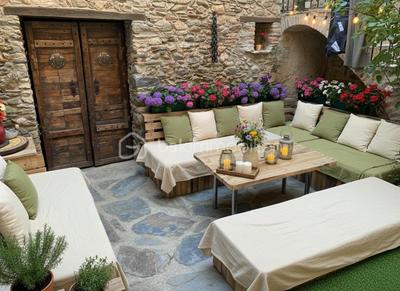 Maison de village - 180 m² - 8 pièces