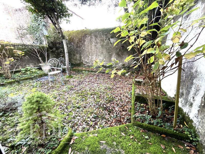 Maison de ville - 248 m² - 8 pièces