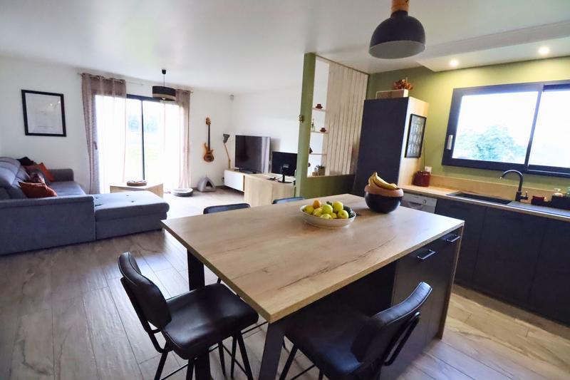 Maison - 95 m² - 3 pièces