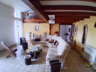 Maison - 195 m² - 6 pièces