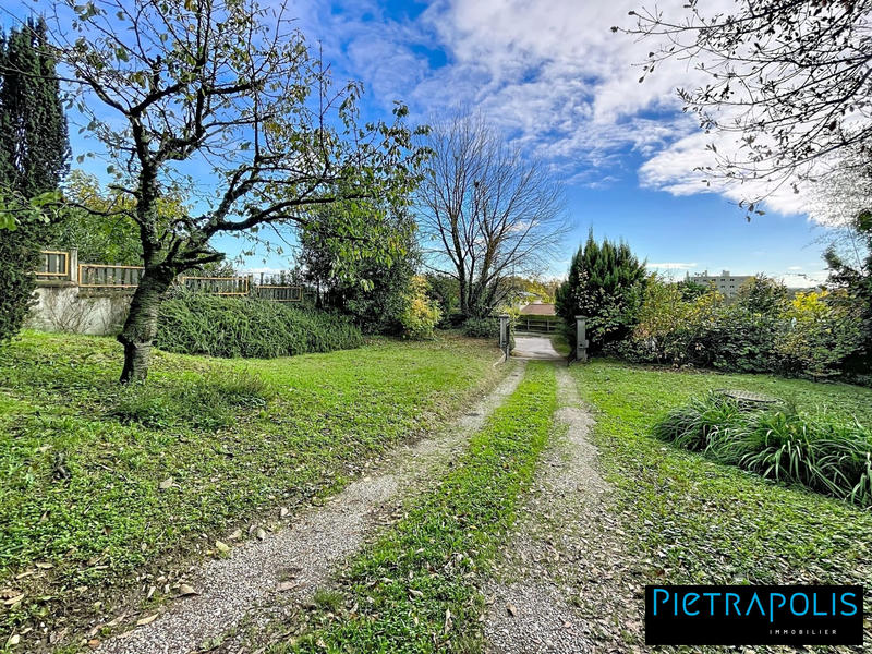 Maison ancienne - 196 m² - 8 pièces