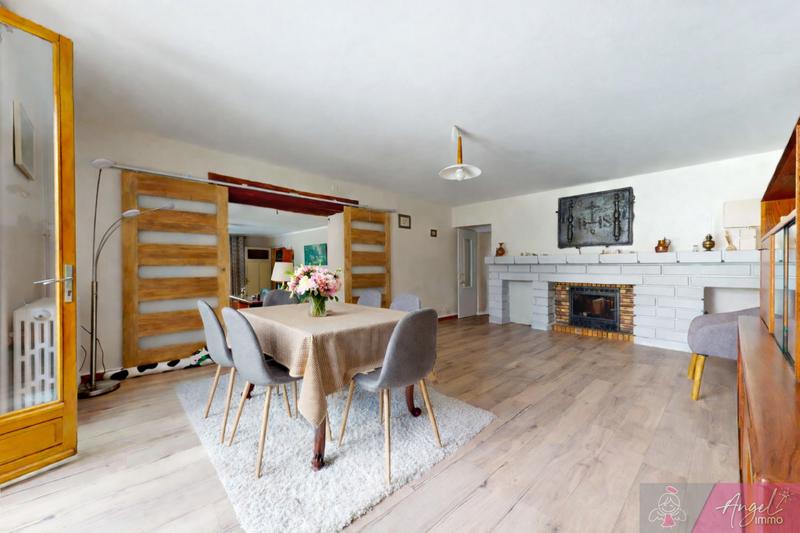 Maison - 230 m² - 13 pièces