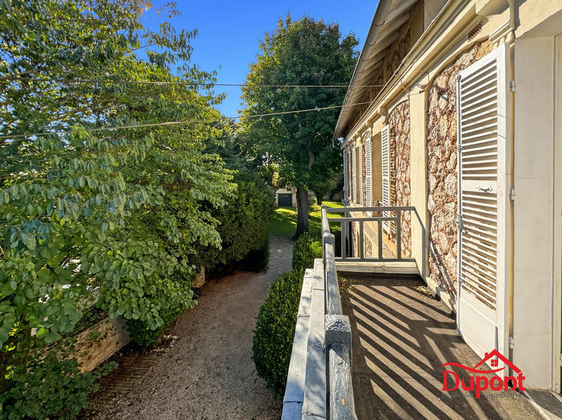 Maison - 190 m² - 8 pièces