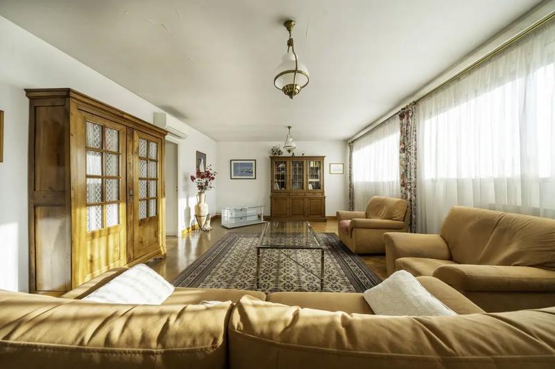 Appartement - 95 m² - 4 pièces