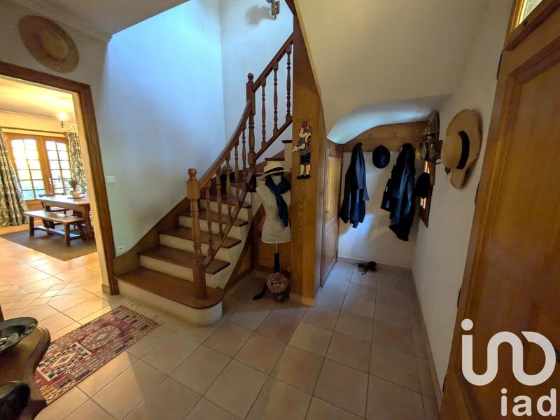 Maison - 235 m² - 10 pièces