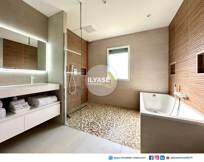 Maison - 130 m² - 4 pièces