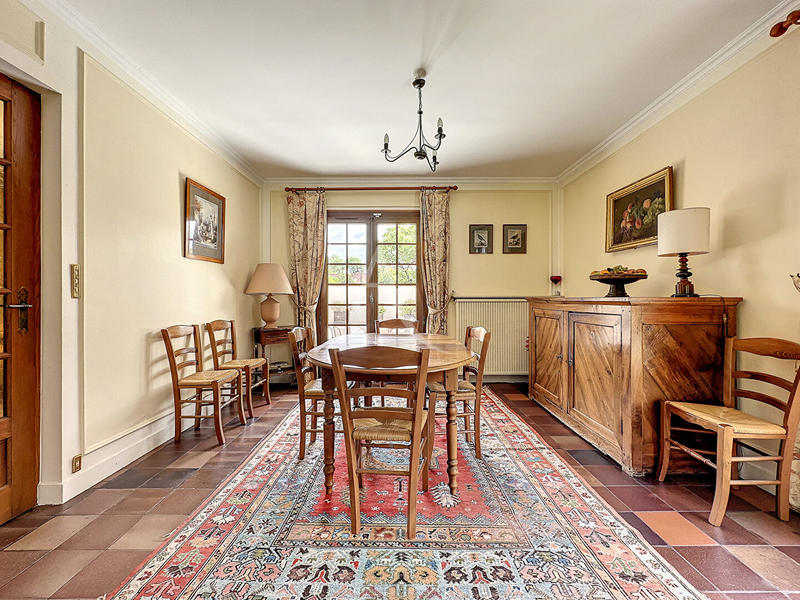 Maison - 212 m² - 8 pièces