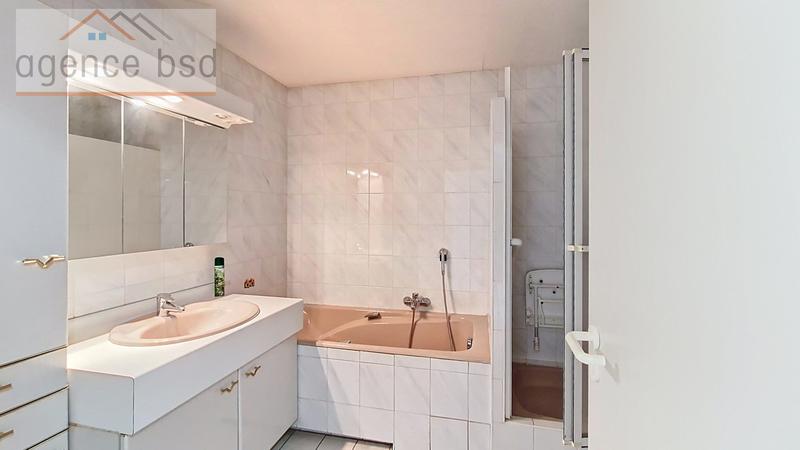 Appartement - 99 m² - 4 pièces