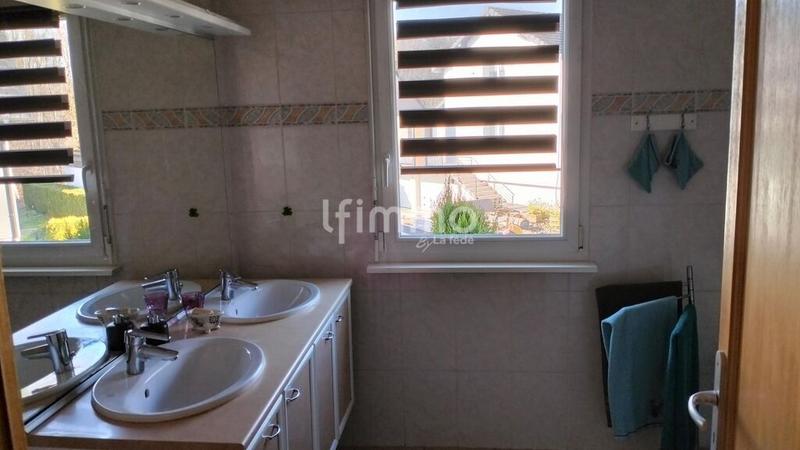 Maison - 180 m² - 7 pièces