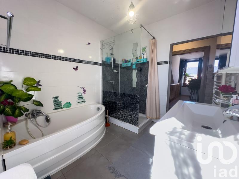 Maison - 147 m² - 8 pièces