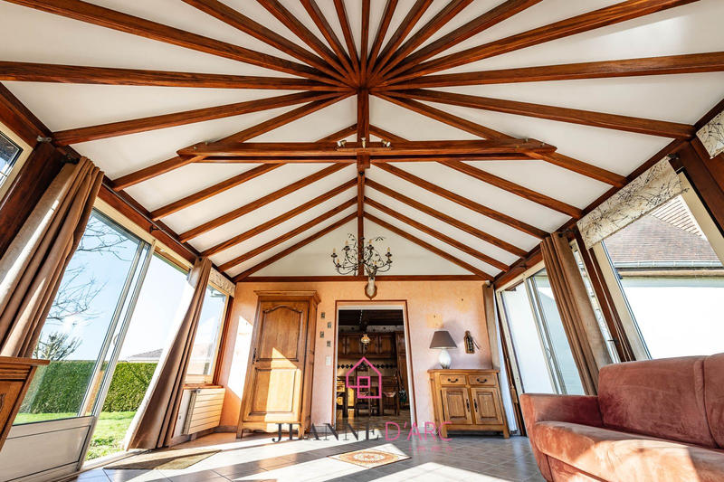 Maison - 210 m² - 8 pièces