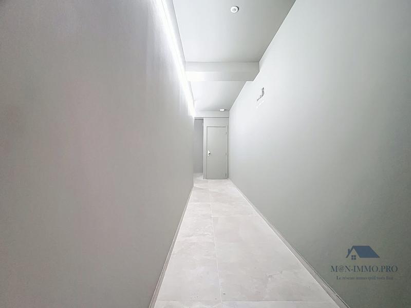 Bureau - 100 m² - 1 pièce