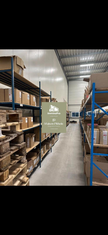 Local d'activités - 242 m²