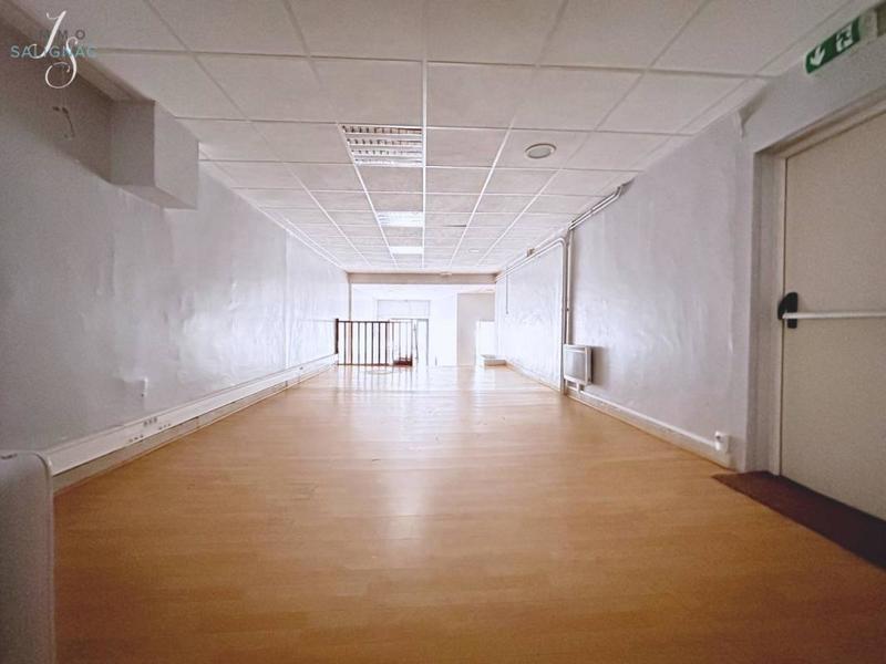 Bureau - 130 m² - 5 pièces