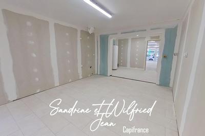 Local commercial - 132 m² - 8 pièces