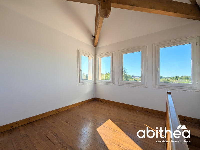 Maison - 180 m² - 8 pièces