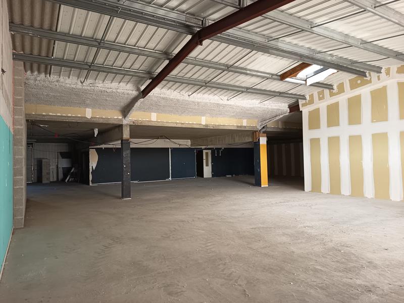 Local commercial - 1 198 m²