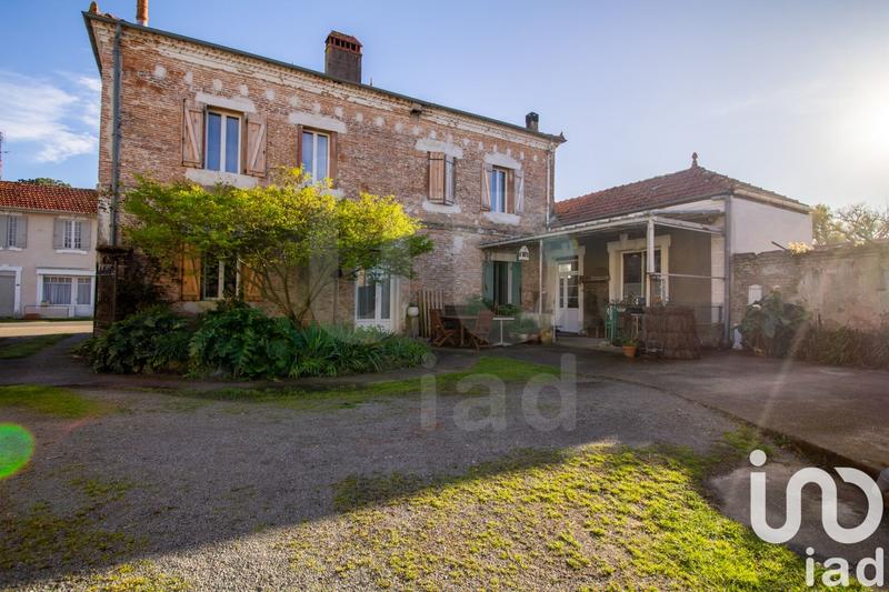 Maison - 255 m² - 11 pièces