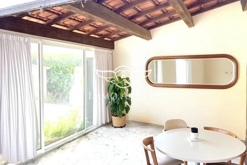 Maison - 213 m² - 7 pièces