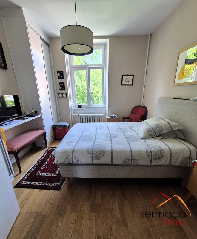 Maison - 334 m² - 14 pièces