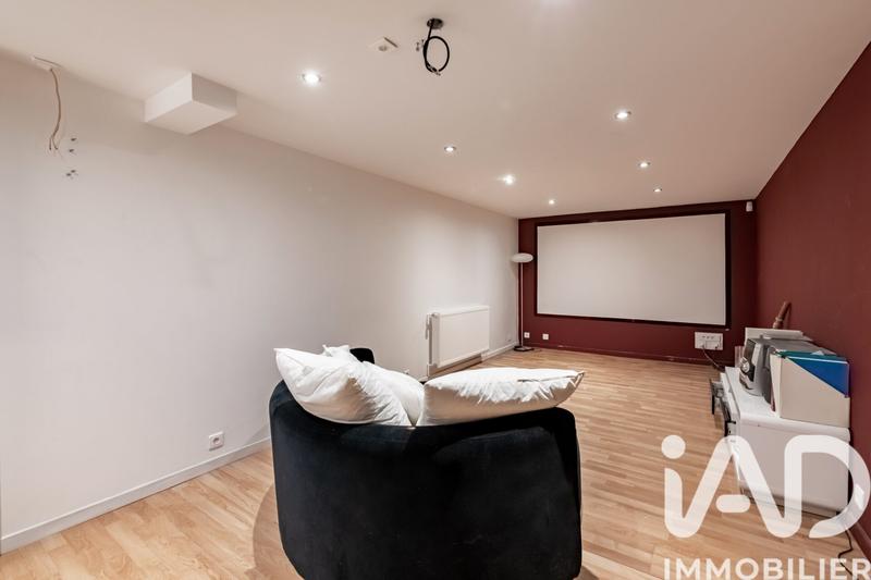 Maison - 214 m² - 9 pièces