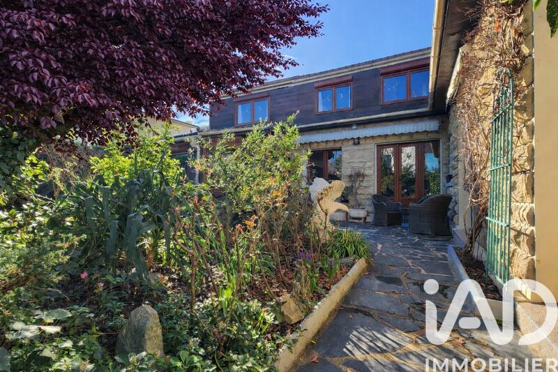 Maison - 138 m² - 7 pièces