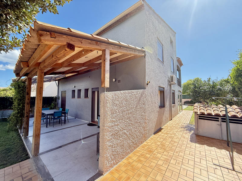 Villa - 180 m² - 7 pièces