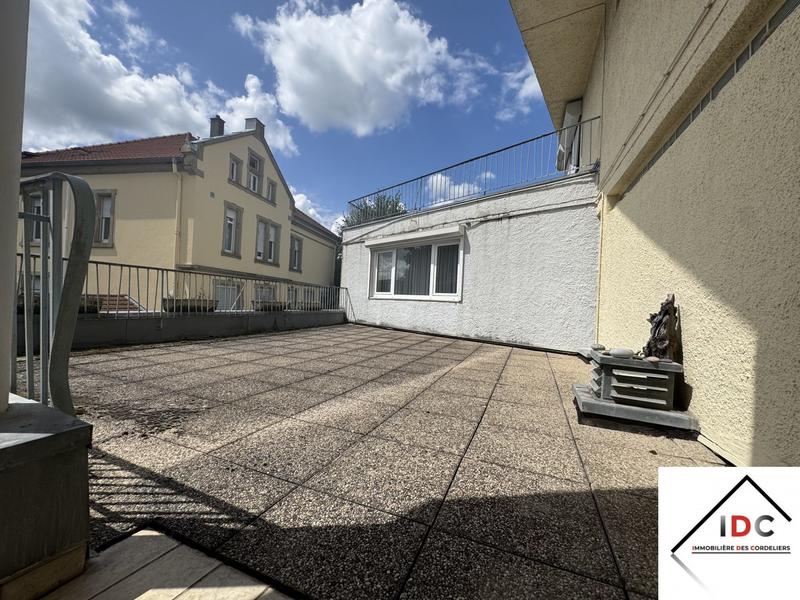 Maison - 418 m² - 10 pièces