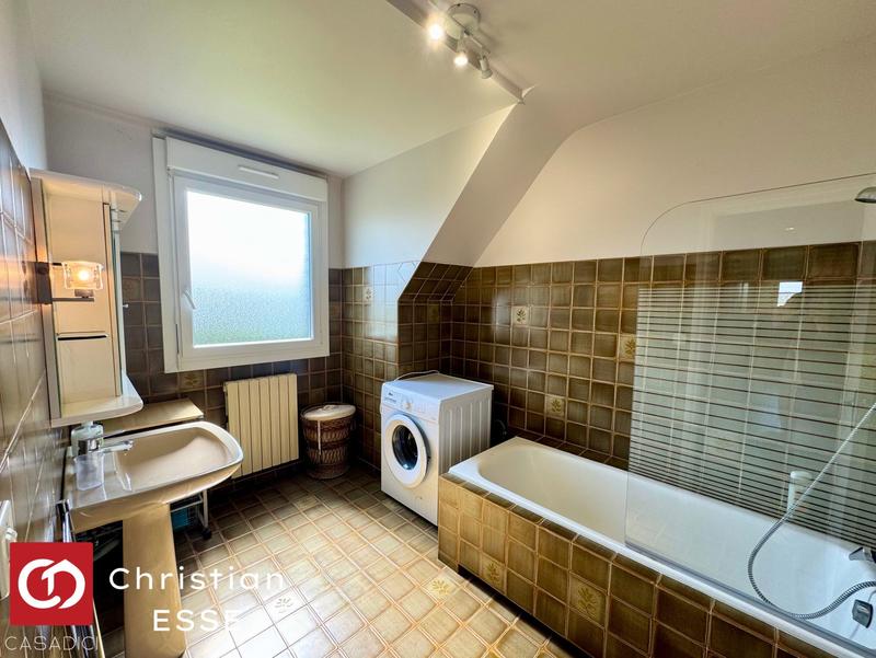 Maison traditionnelle - 149 m² - 6 pièces