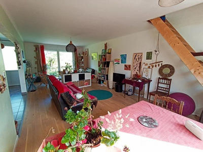 Maison - 214 m² - 9 pièces