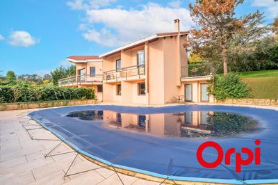 Villa - 210 m² - 5 pièces