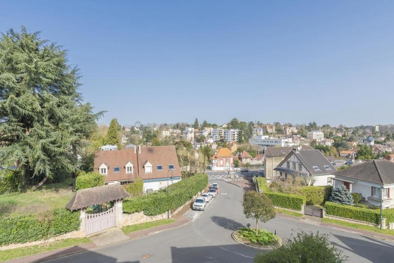 Maison - 210 m² - 7 pièces