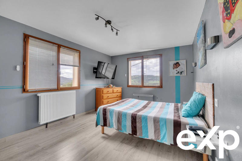 Maison - 167 m² - 6 pièces