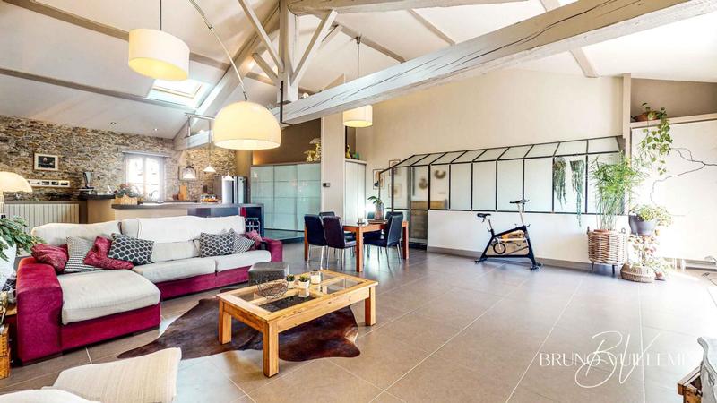 Demeure - 500 m² - 15 pièces