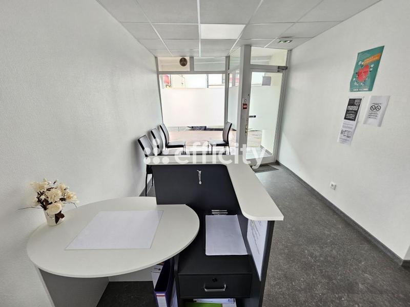 Bureau - 70 m² - 5 pièces