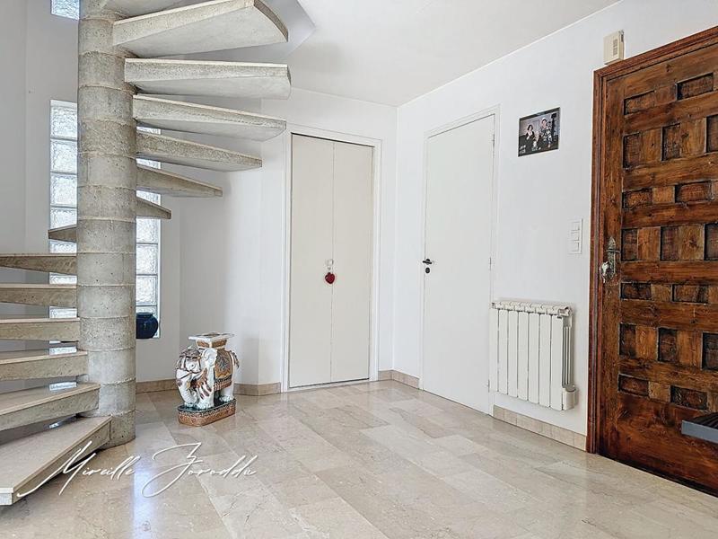 Maison - 179 m² - 6 pièces